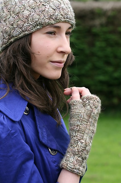cocoon_hat_and_mittens_medium21